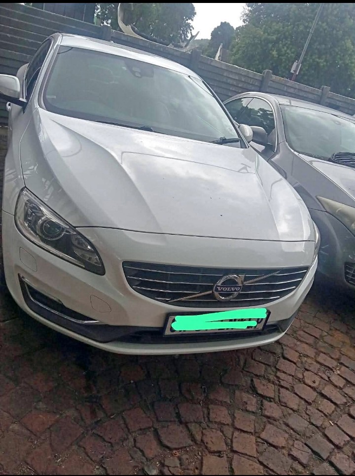 STRIPPING S60 VOLVO 2014 FOR SPARES DELIVERY AVAILABLE COUNTRY WIDE - Private Seller STRIPPING S60 VOLVO 2014 FOR SPARES DELIVERY AVAILABLE COUNTRY WIDE - Private Seller