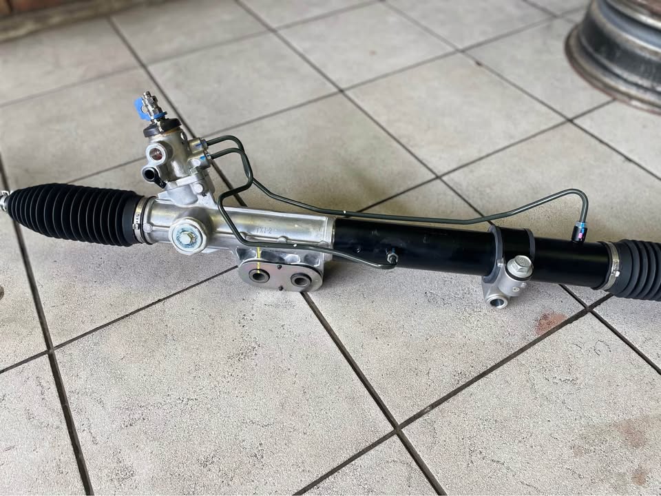 Nissan Navara steering Rack