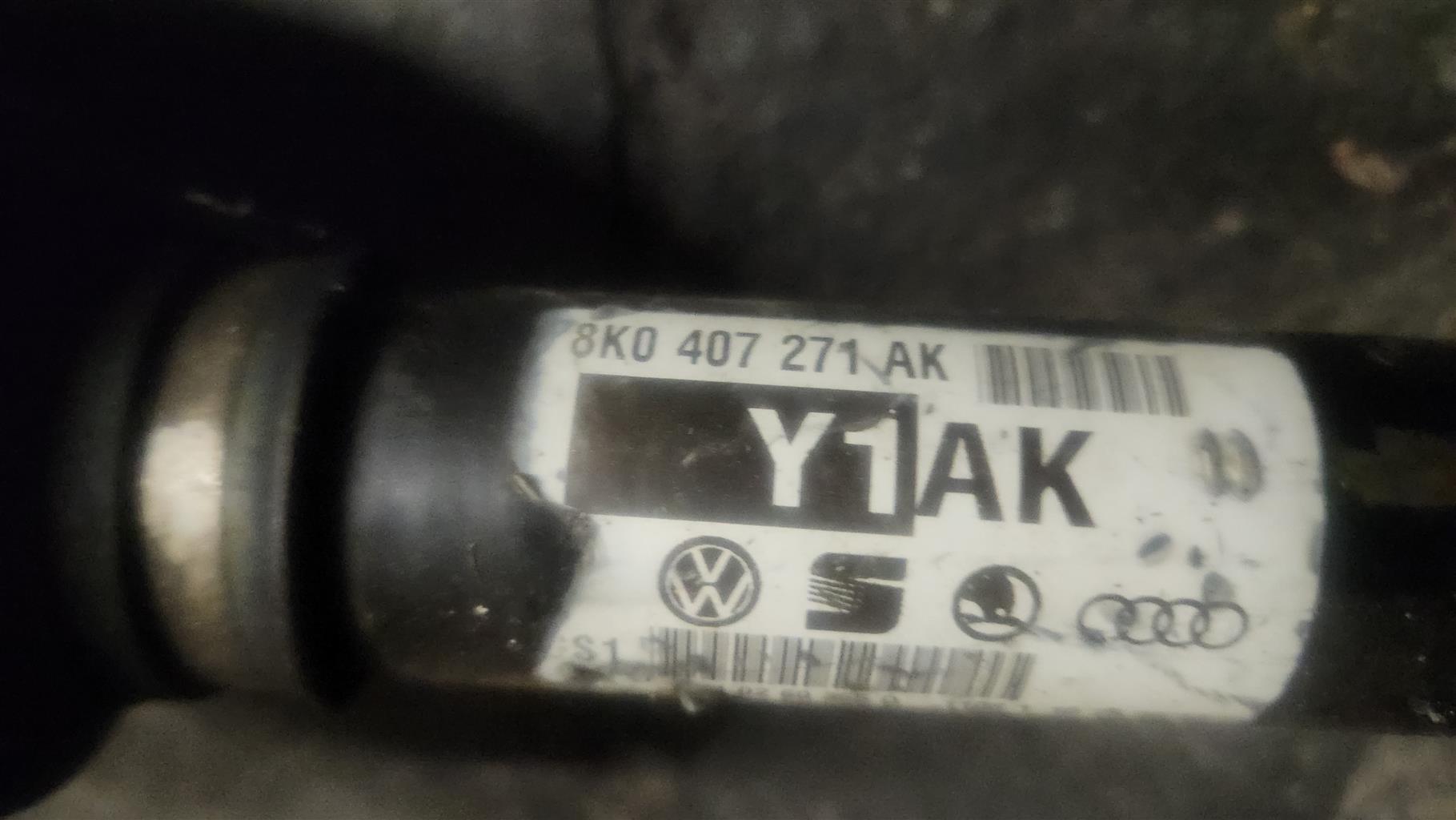 Audi A4 B8 FACELIFT Complete CV JOINTS /DRIVESHAFTS - Private Seller Audi A4 B8 FACELIFT Complete CV JOINTS /DRIVESHAFTS - Private Seller