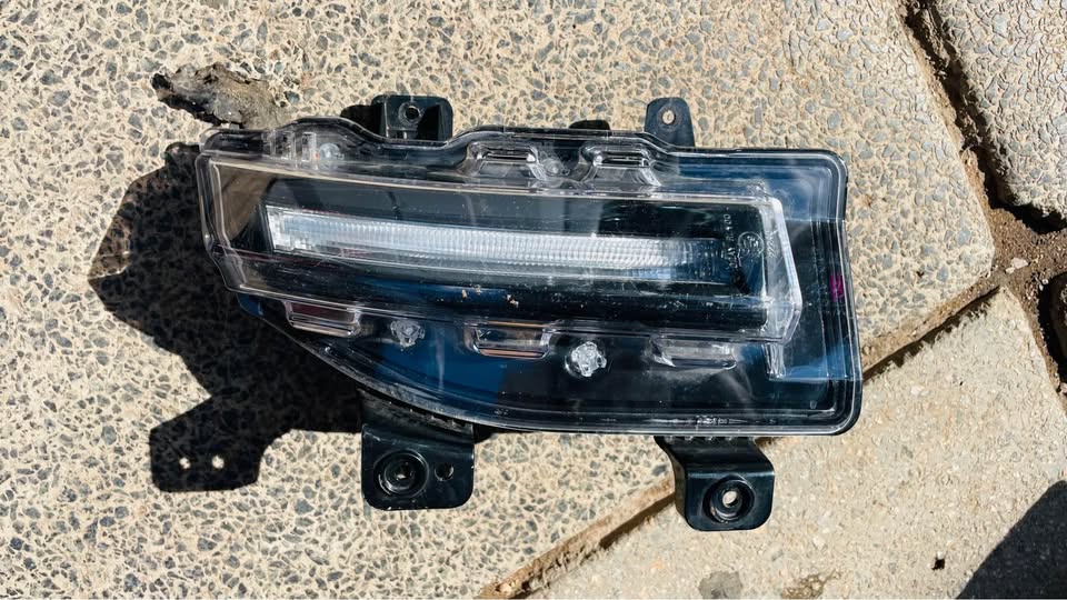 Mahindra XUV300 fog light - Private Seller Mahindra XUV300 fog light - Private Seller