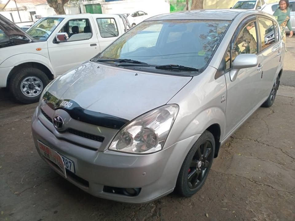2006 Toyota Verso 160 Silver, Manual, Petrol, 85000km