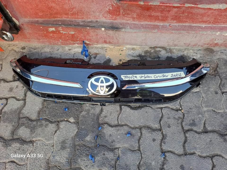 Toyota Urban Cruiser grill 2024 - Private Seller Toyota Urban Cruiser grill 2024 - Private Seller
