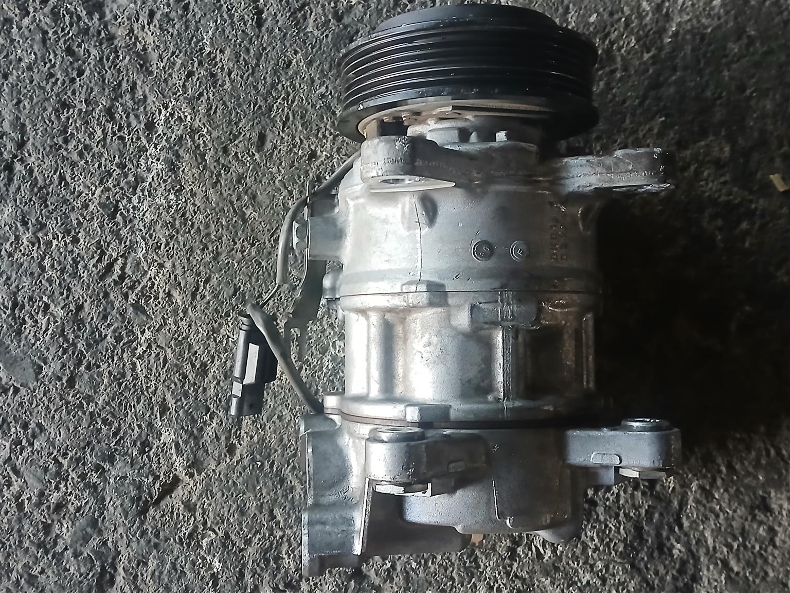 AC Compressor 64527945819 Compatible With BM - Private Seller AC Compressor 64527945819 Compatible With BM - Private Seller