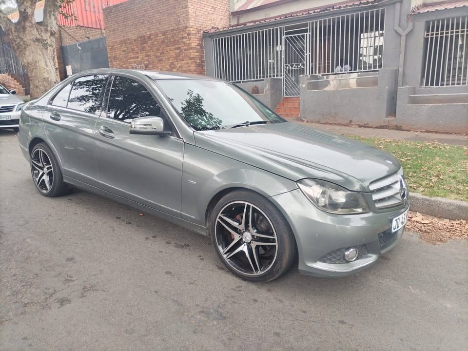 2012 Mercedes Benz C200