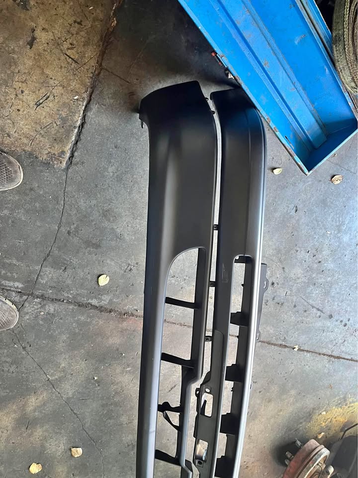 Toyota rsi shape front bumper - Private Seller