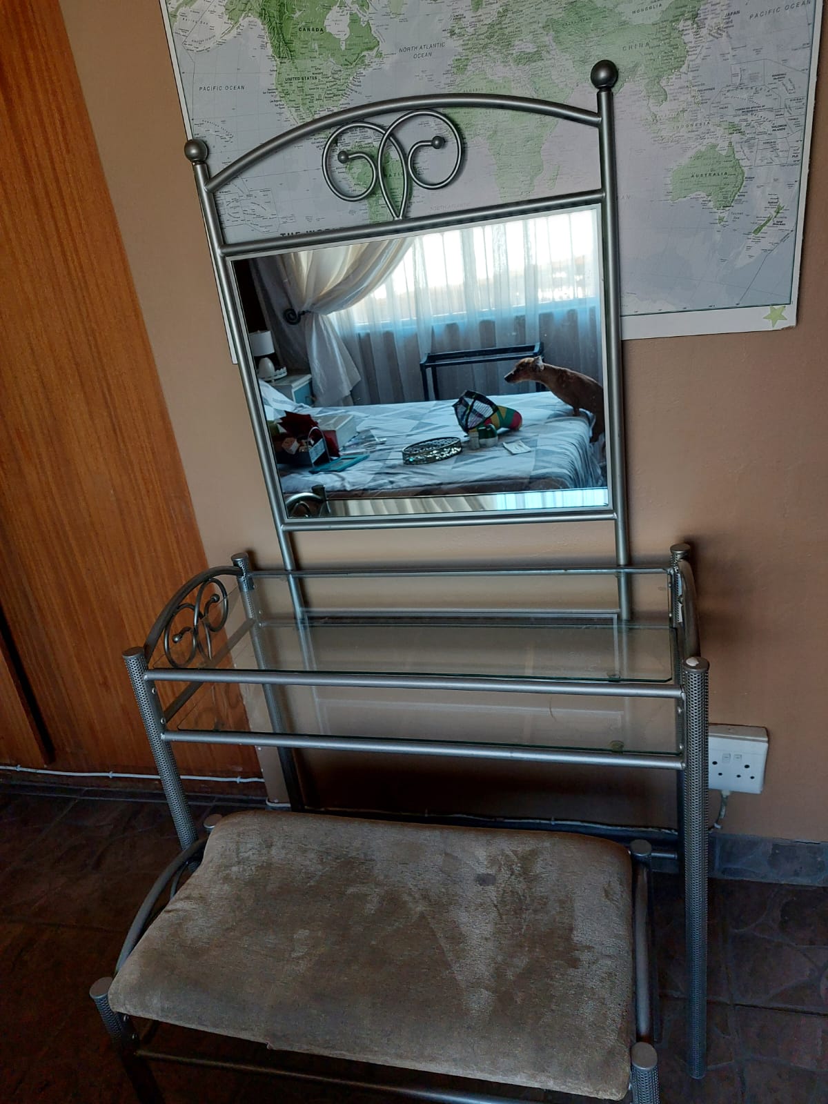 Dressing table