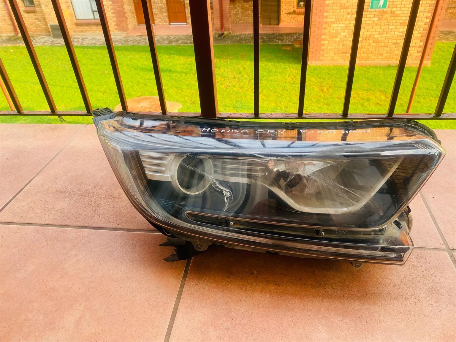 Honda CRV right headlight for sale - Private Seller