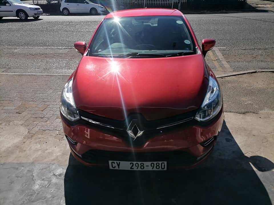 2018 Renault Clio 900T Turbo Dynamic Hatchback with a Nice interior seat and Reserve Camera Service 2018 Renault Clio 900T Turbo Dynamic Hatchback with a Nice interior seat and Reserve Camera Service