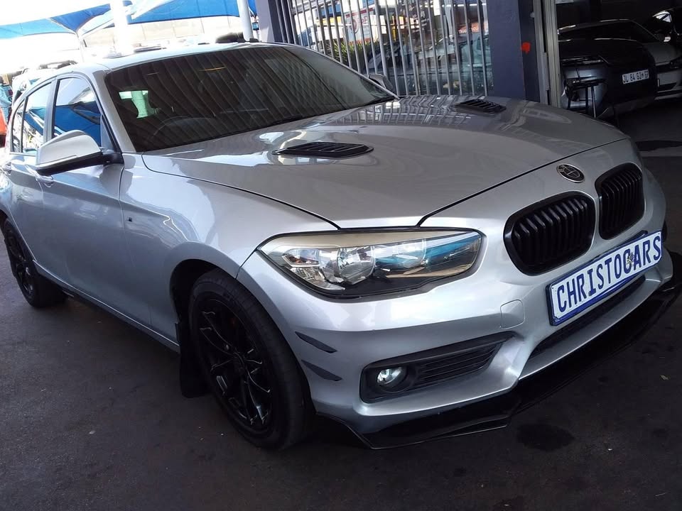 2016 model BMW 1-series 118I