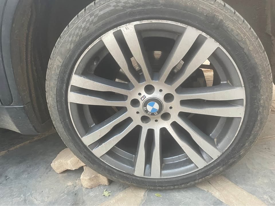 BMW X5 e70 & e71 x4 original R20 Rims for sale.