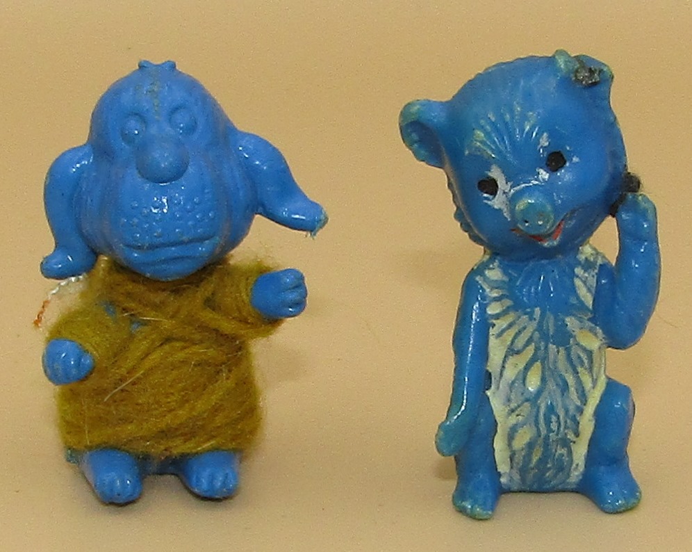 Baby Bear & Happy Dog Plastic Figurine Baby Bear & Happy Dog Plastic Figurine