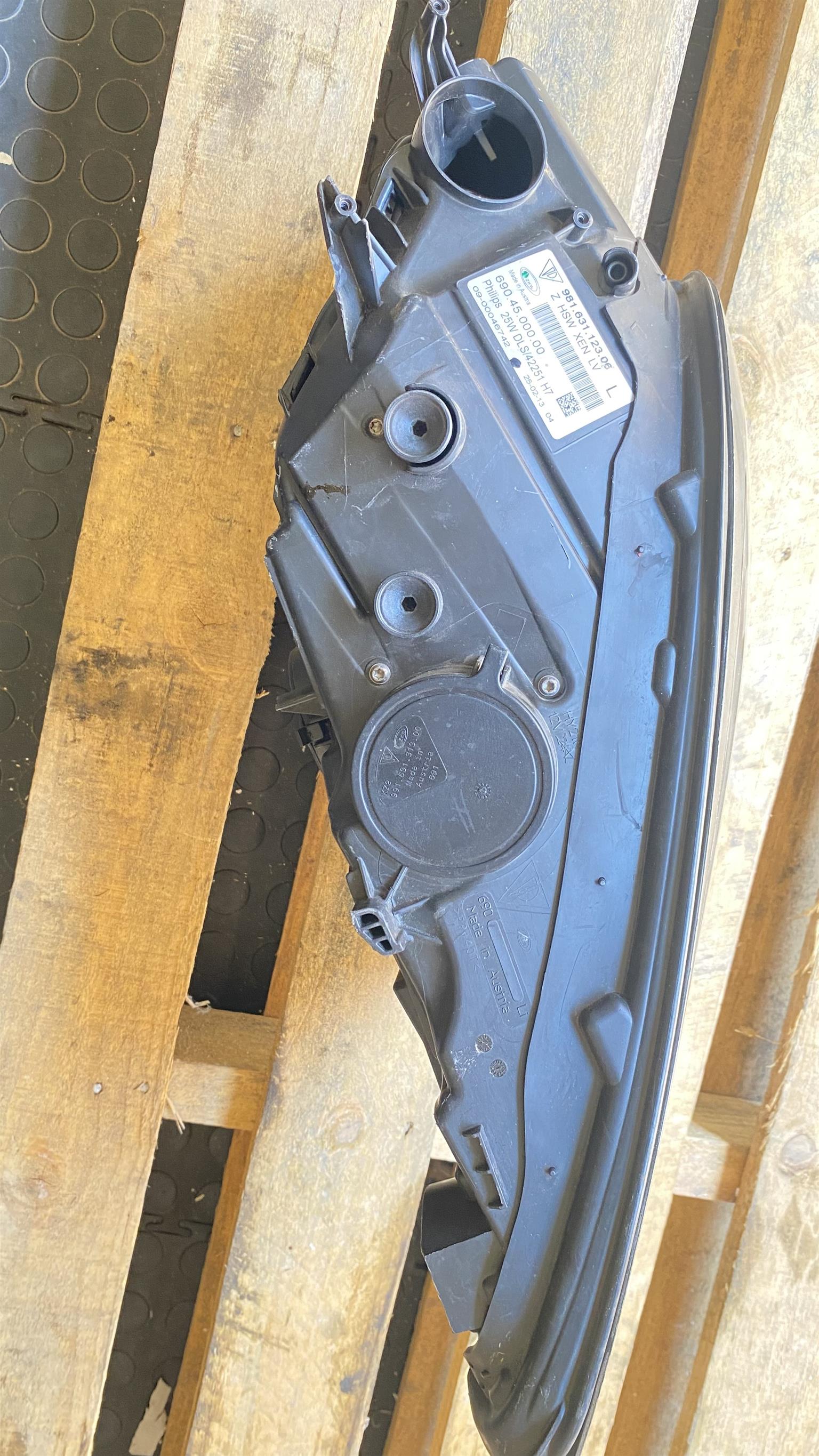 Porsche Boxster headlight - Private Seller