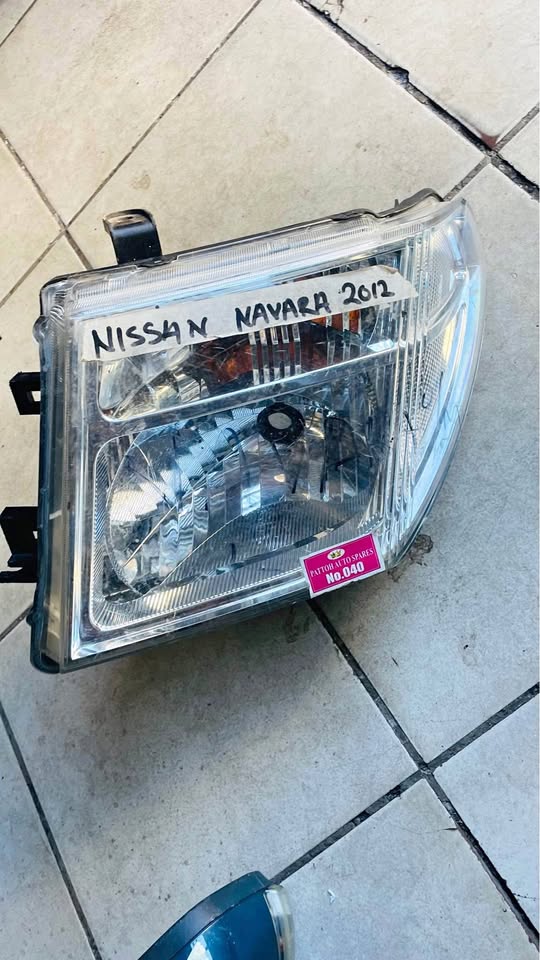 Nissan Navara headlight 2012 - Private Seller Nissan Navara headlight 2012 - Private Seller