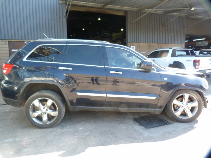 Jeep Grand Cherokee 5.7 HEMIV8 Overland AT Black - 2011 STRIPPING FOR SPARES - Private Seller Jeep Grand Cherokee 5.7 HEMIV8 Overland AT Black - 2011 STRIPPING FOR SPARES - Private Seller