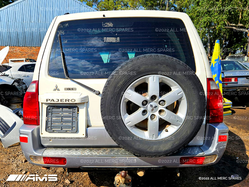 Mitsubishi Pajero Gen 3 stripping for spares Mitsubishi Pajero Gen 3 stripping for spares