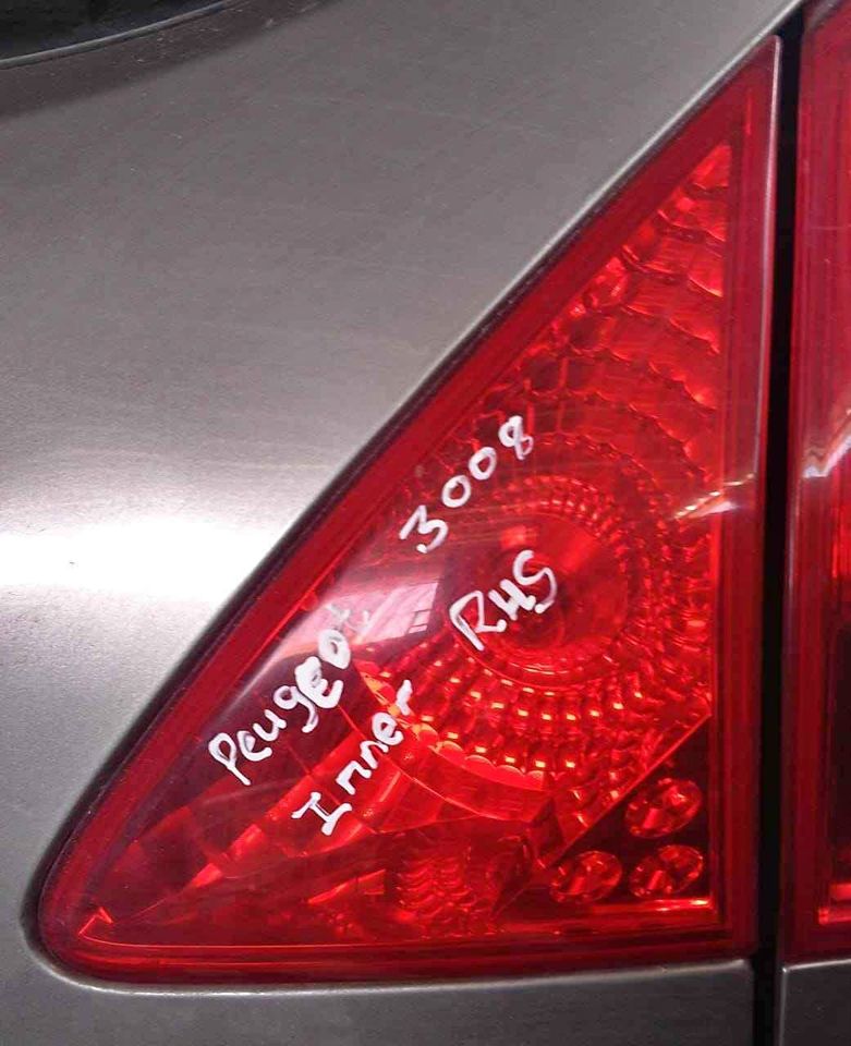 Peugeot fj 1.6 Turbo Manual Code2 RHS inner taillight - Private Seller Peugeot fj 1.6 Turbo Manual Code2 RHS inner taillight - Private Seller