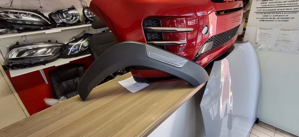 2021 TOYOTA HILUX REVO RIGHT FRONT WHEEL ARCH - Private Seller 2021 TOYOTA HILUX REVO RIGHT FRONT WHEEL ARCH - Private Seller