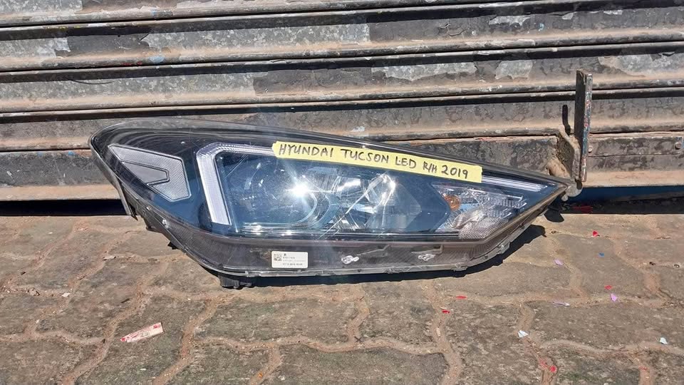 Hyundai Tucson LED headlight 2019 - Private Seller Hyundai Tucson LED headlight 2019 - Private Seller