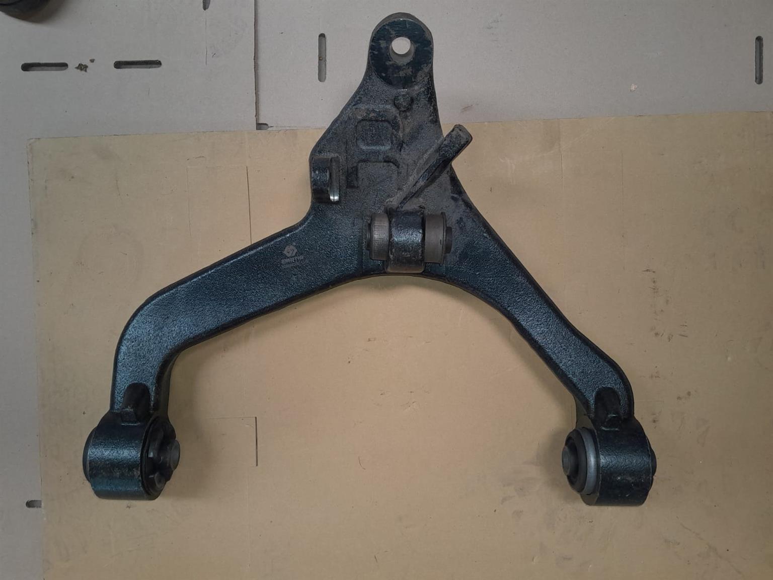JEEP LIBERTY KJ 3.7 R/F LOWER CONTROL ARM FOR SALE - Private Seller JEEP LIBERTY KJ 3.7 R/F LOWER CONTROL ARM FOR SALE - Private Seller