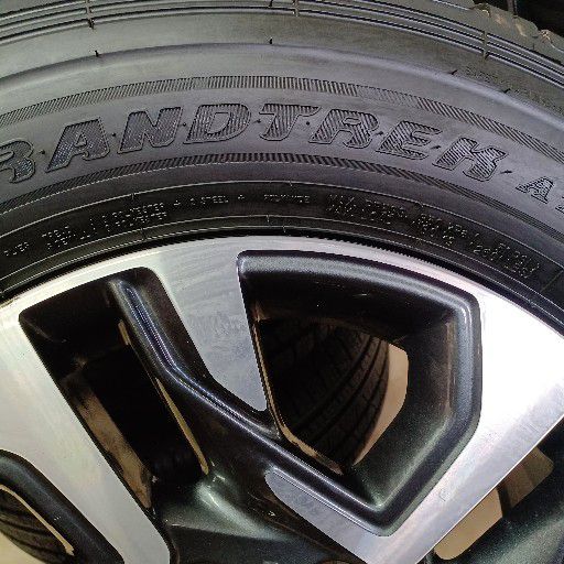 2023 Toyota fortuner with dunlop grandtrek AT30