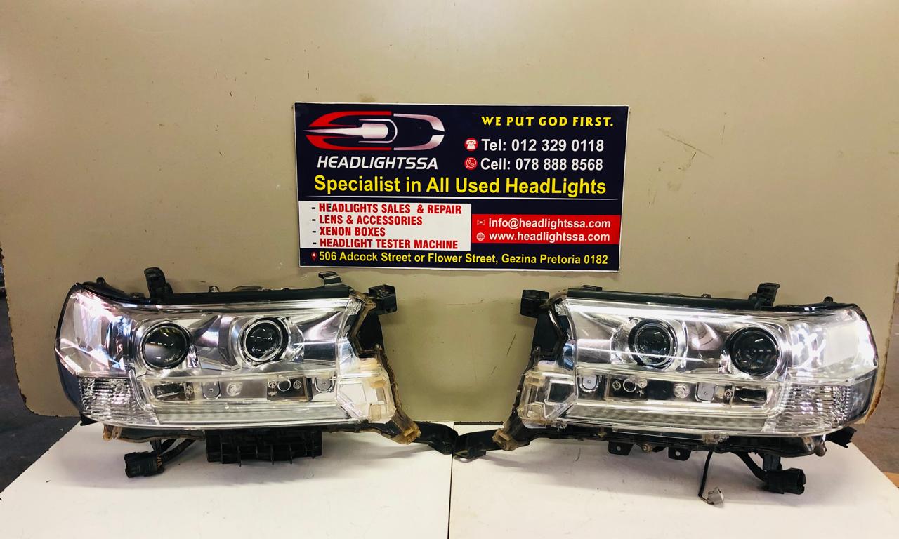 Toyota Land Cruiser LC200 series left and right side LED headlights - Private Seller Toyota Land Cruiser LC200 series left and right side LED headlights - Private Seller