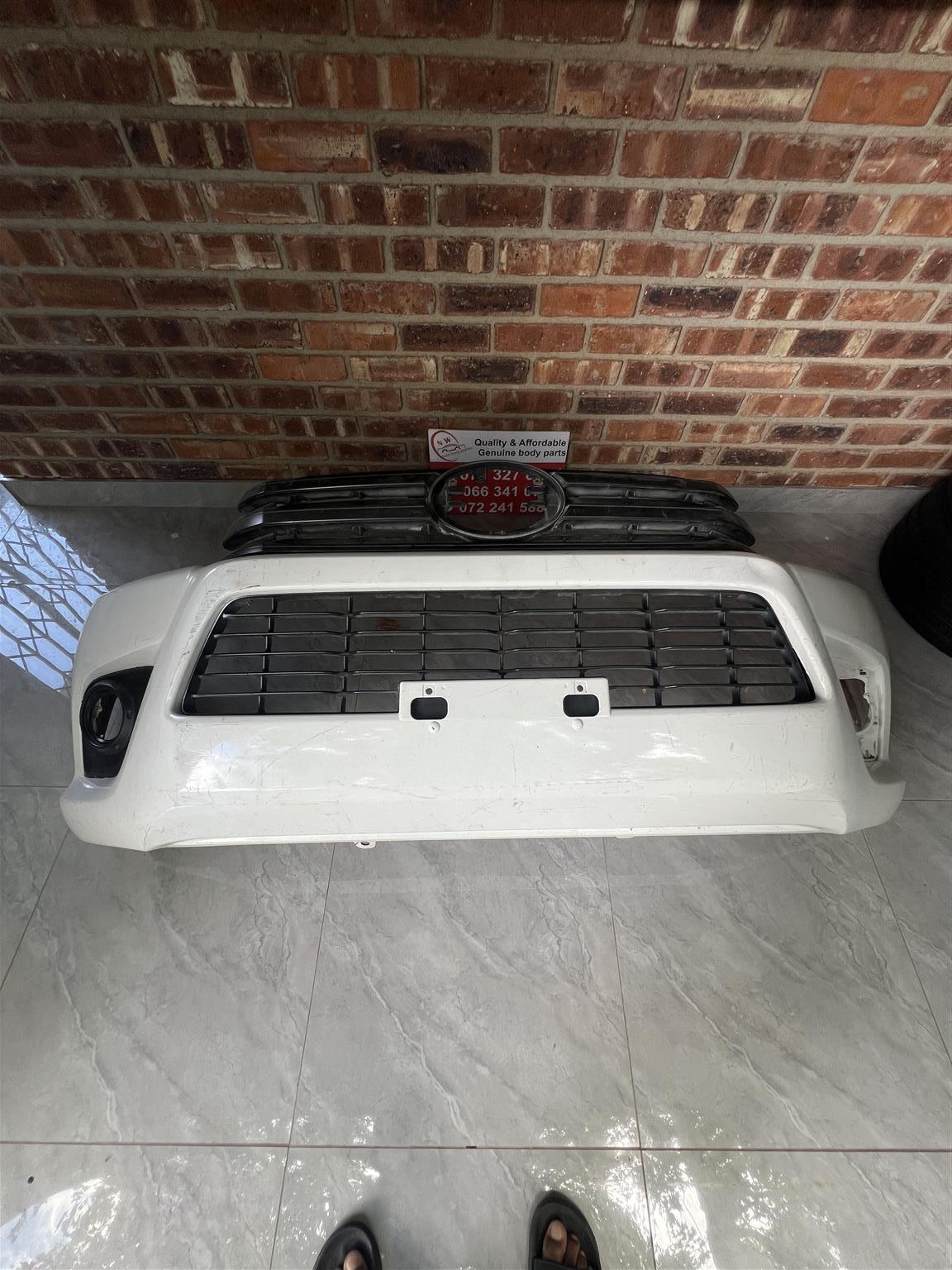 Toyota Hilux bumper with grill - Private Seller