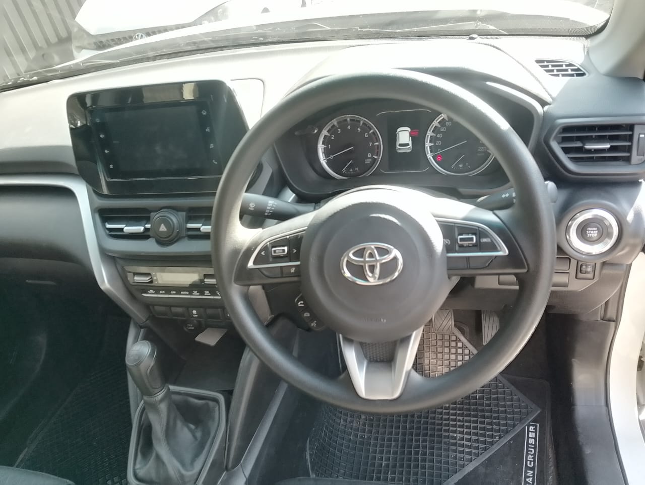 2024 Toyota Urban Cruiser 1.5 Xs 77KW MINI SUV Manual 4,000km Cloth Seats, Tow B