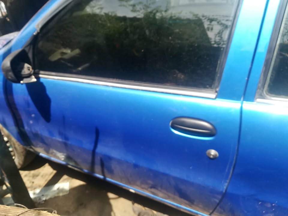 FIAT PALIO (2 DOOR) LEFT FRONT DOOR - Private Seller FIAT PALIO (2 DOOR) LEFT FRONT DOOR - Private Seller