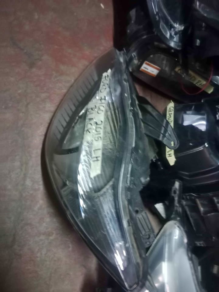 Ford Figo headlight 2015 - Private Seller Ford Figo headlight 2015 - Private Seller