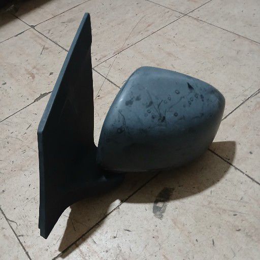 Toyota avanza side mirror - Private Seller Toyota avanza side mirror - Private Seller