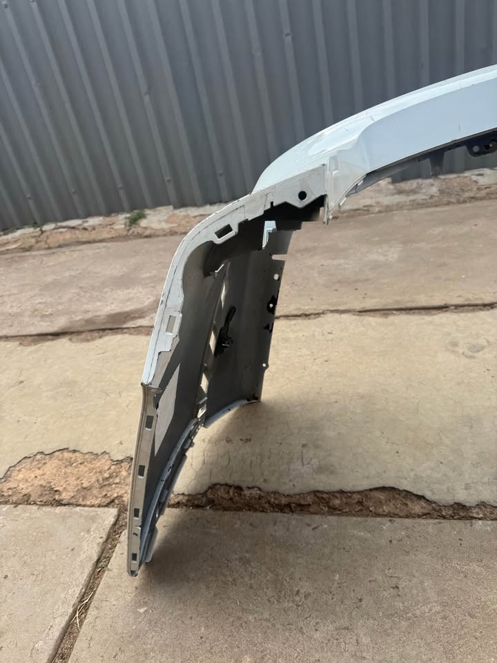 BMW X7 G07 Rear Back Bumper - Private Seller BMW X7 G07 Rear Back Bumper - Private Seller