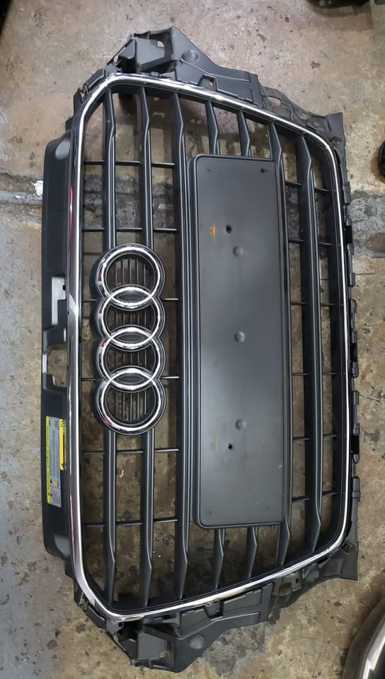 2010 Audi A3 Grille - Private Seller 2010 Audi A3 Grille - Private Seller