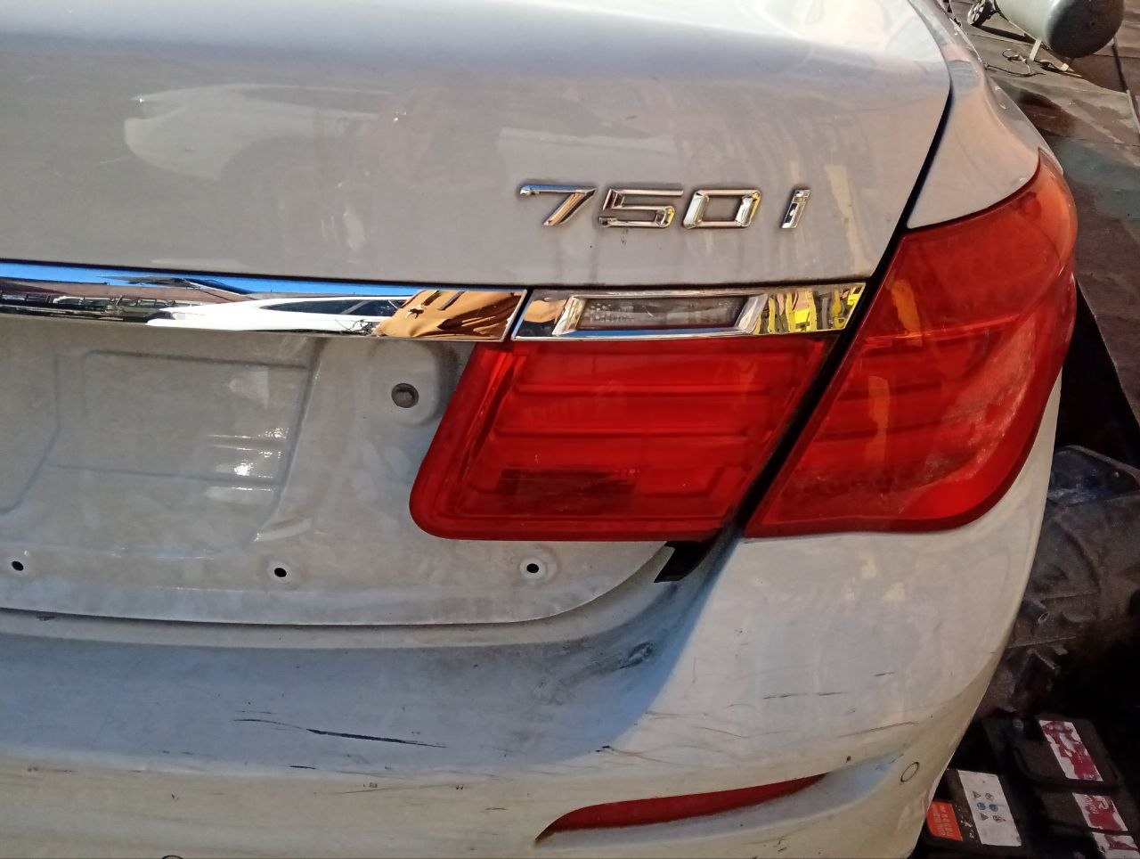 BMW 750i white Stripping for parts - Private Seller BMW 750i white Stripping for parts - Private Seller