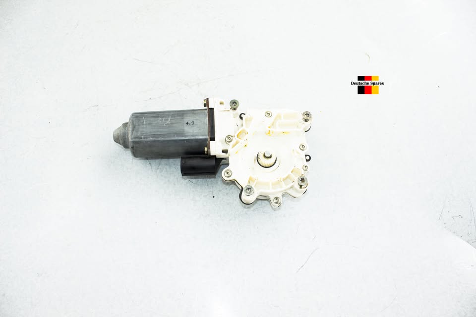 VOLKSWAGEN 2000 PASSAT (B5) Right Rear Window Motor OEM: - Private Seller VOLKSWAGEN 2000 PASSAT (B5) Right Rear Window Motor OEM: - Private Seller