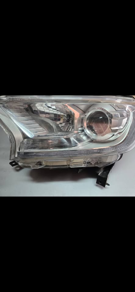 Ford ranger T7 headlight - Private Seller Ford ranger T7 headlight - Private Seller