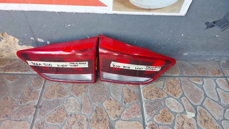 KIA RIO inner taillight left and right side - Private Seller KIA RIO inner taillight left and right side - Private Seller