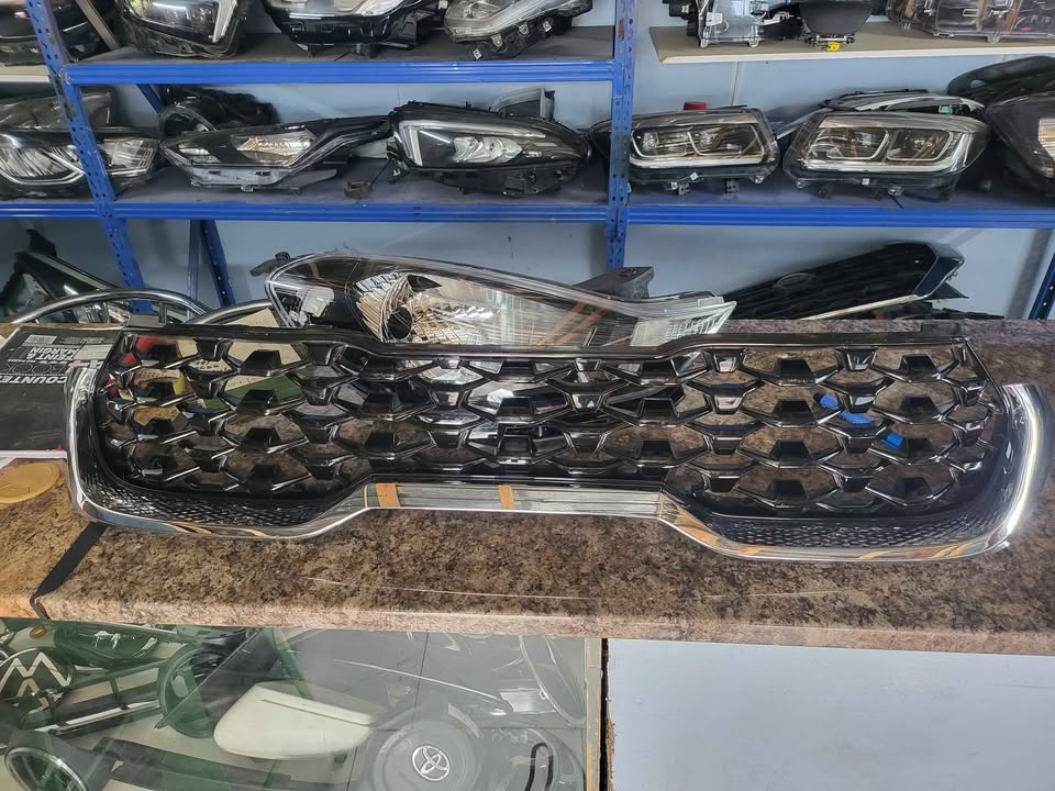 Kia Sonet main grill for sale - Private Seller Kia Sonet main grill for sale - Private Seller
