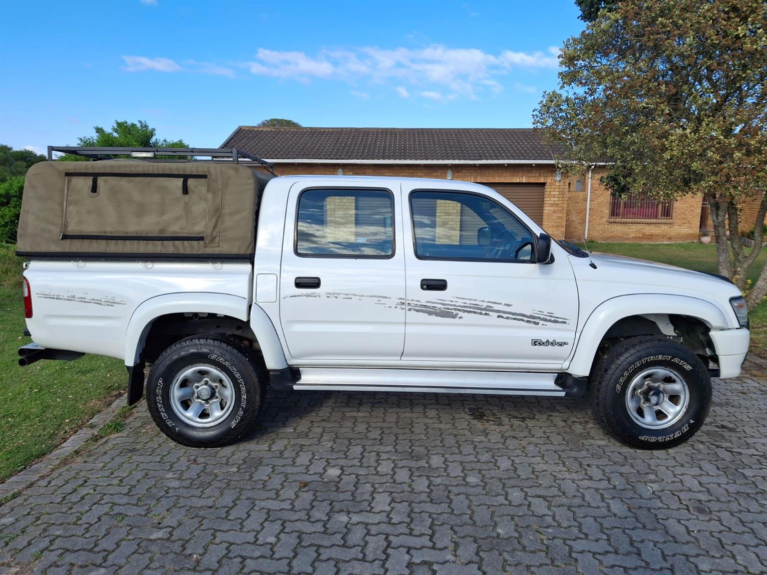 Toyota Hilux Raider 2700i