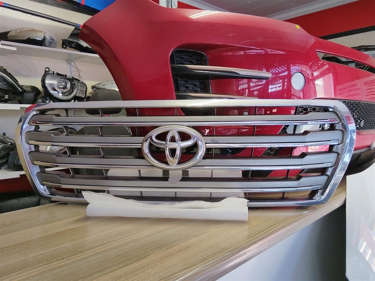 2016 TOYOTA LAND CRUISER MAIN GRILL AVAILABLE FOR SALE - Private Seller 2016 TOYOTA LAND CRUISER MAIN GRILL AVAILABLE FOR SALE - Private Seller