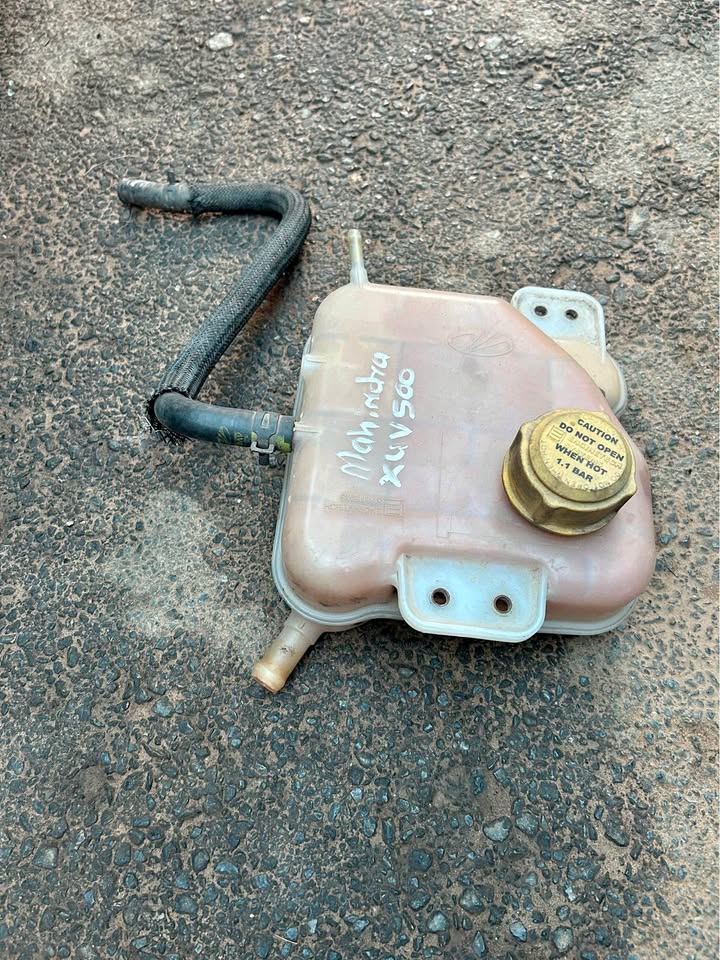 Mahindra XUV 500 Radiator Expansion Tank Available Call or WhatsApp - Private Seller Mahindra XUV 500 Radiator Expansion Tank Available Call or WhatsApp - Private Seller