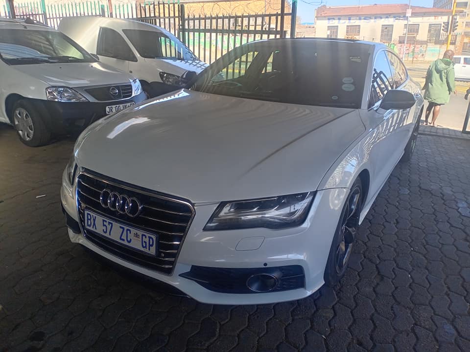 Audi A7 3.0 TDi S line Automatic Diesel  2012 White Sunroof  Reverse sensor