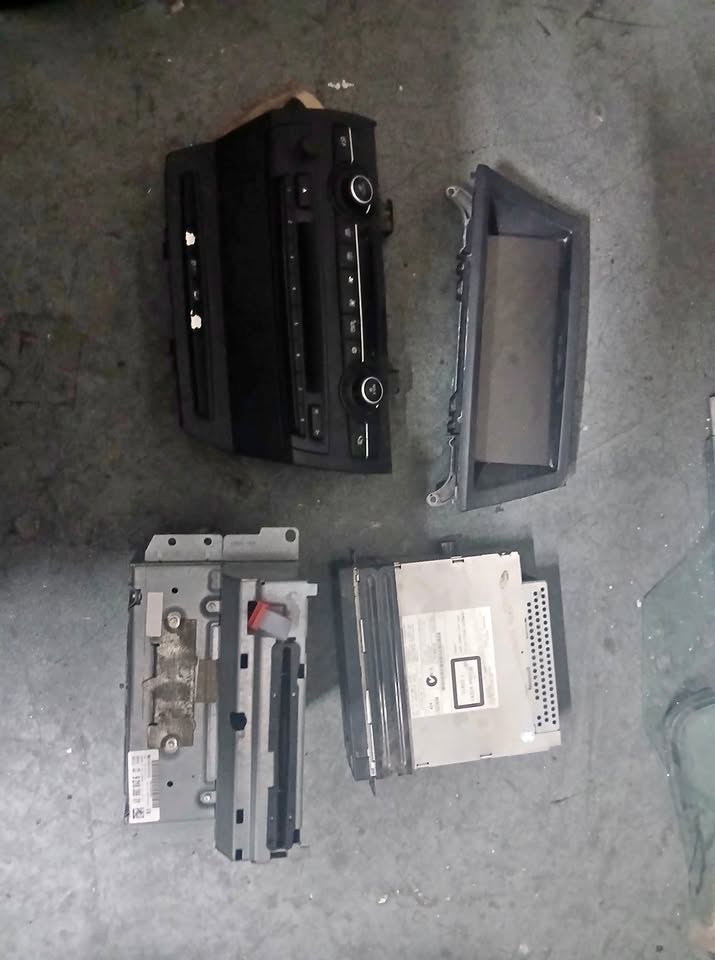 Bmw e70 head unit set - Private Seller Bmw e70 head unit set - Private Seller