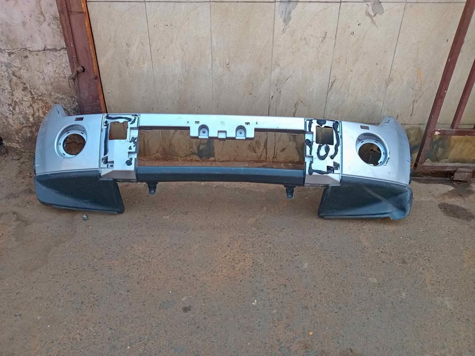 Mitsubishi 6400B7 61WB front bumper - Private Seller Mitsubishi 6400B7 61WB front bumper - Private Seller