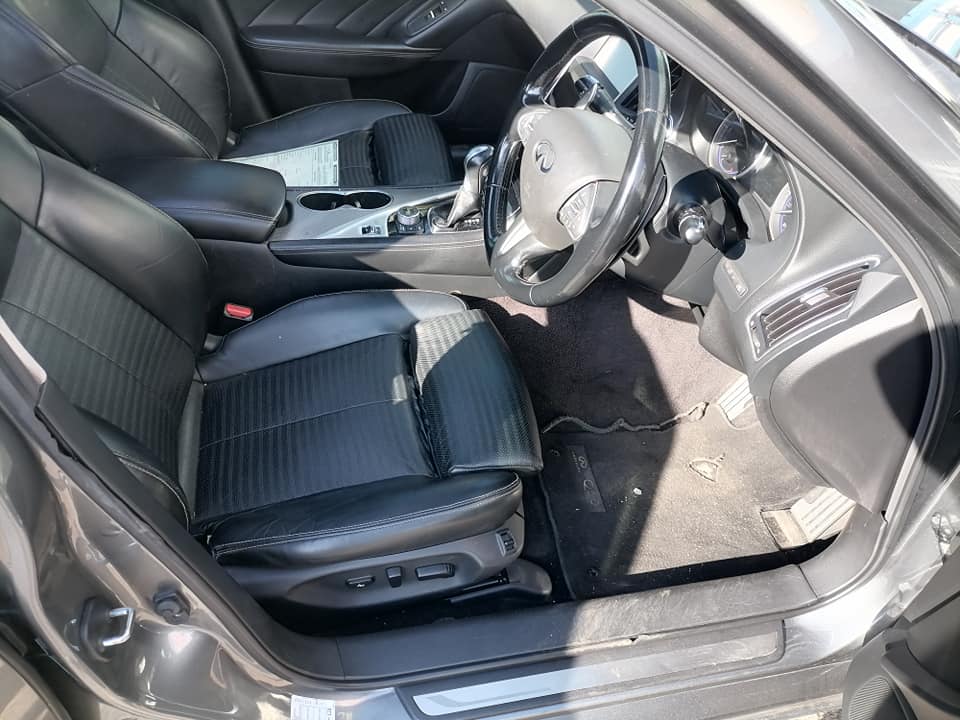 2014 infiniti Q50 2.2d Automatic with a leather seat and sunroof 360 Camera and Reserve Sensor