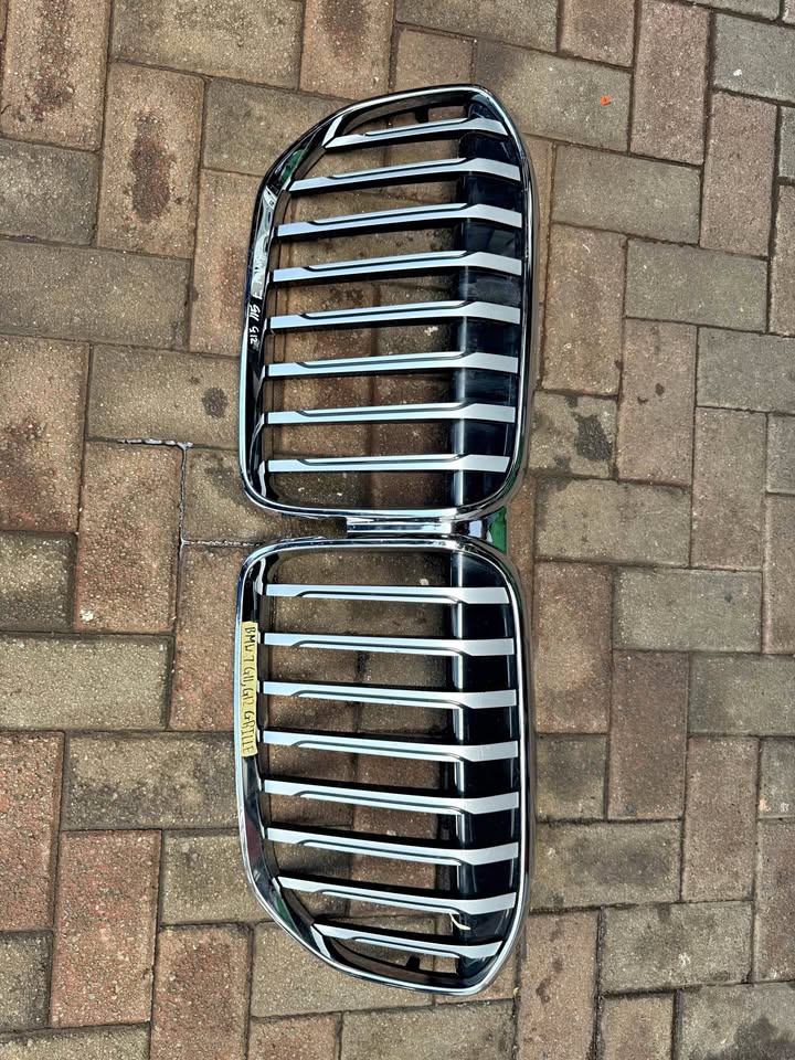 BMW 7 Series G11 Main Front Bumper Grill - Private Seller BMW 7 Series G11 Main Front Bumper Grill - Private Seller