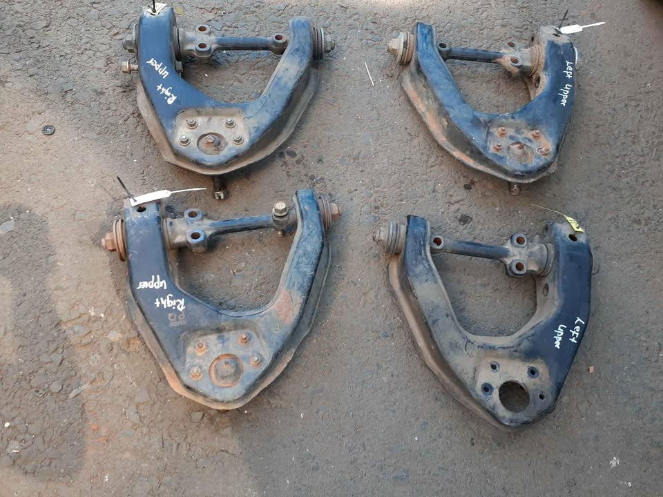 Toyota hilux KZ.TE upper control arms - Private Seller Toyota hilux KZ.TE upper control arms - Private Seller