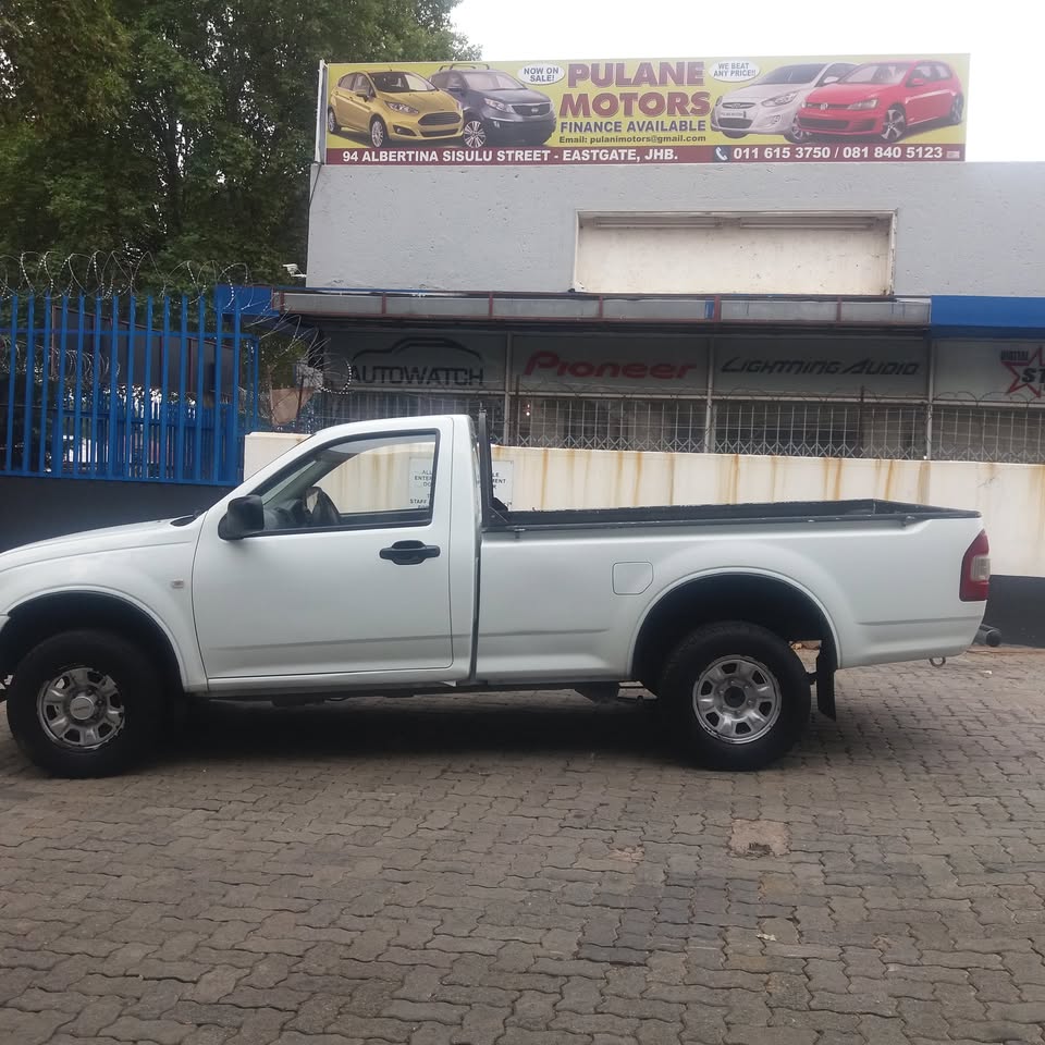 ISUZU KB 200 PETROL SINGLE CAB