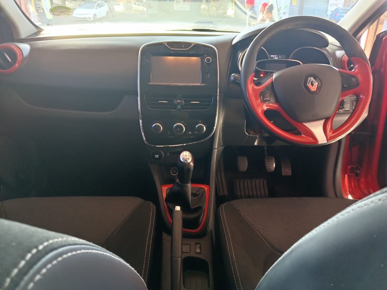 Used 2016 Renault Clio 1.4 Expression 5-door - Private Seller Used 2016 Renault Clio 1.4 Expression 5-door - Private Seller
