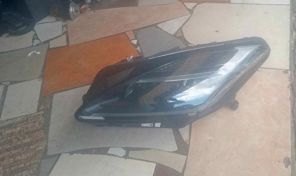 Jaguar E-pace left side led front left headlight - Private Seller Jaguar E-pace left side led front left headlight - Private Seller
