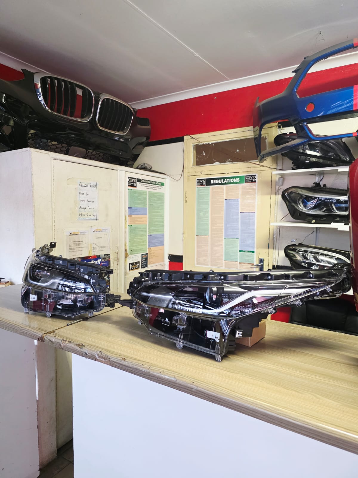 2022 TOYOTA FORTUNER DG6 HEADLIGHTS LEFT AND RIGHT IN A PRESTINE CONDITION - Private Seller 2022 TOYOTA FORTUNER DG6 HEADLIGHTS LEFT AND RIGHT IN A PRESTINE CONDITION - Private Seller